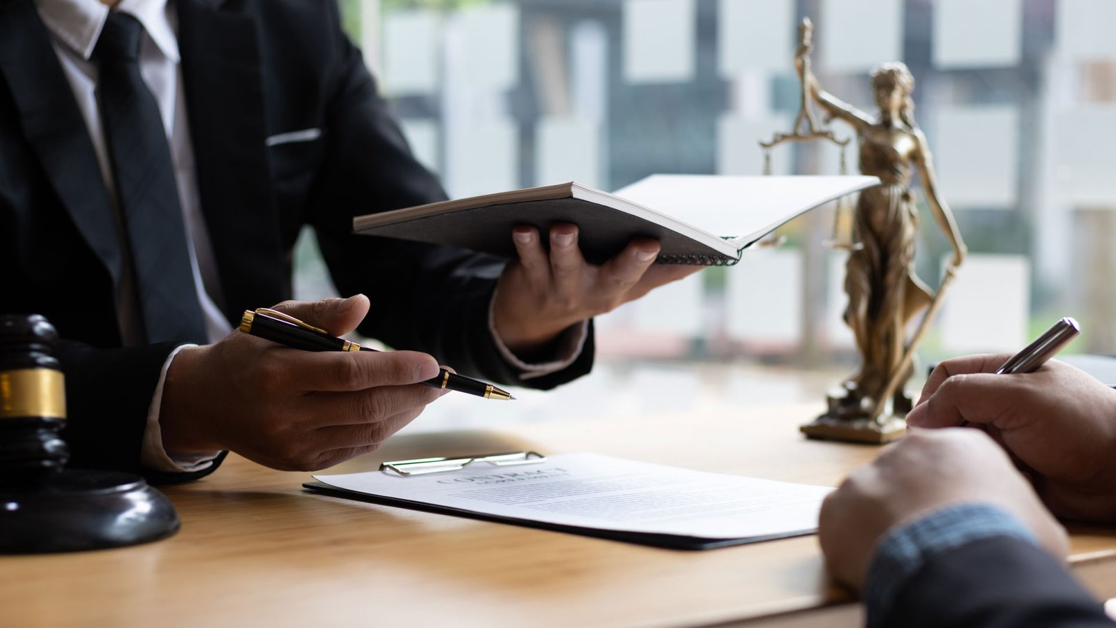 What Is a Contingency Fee Lawyer?